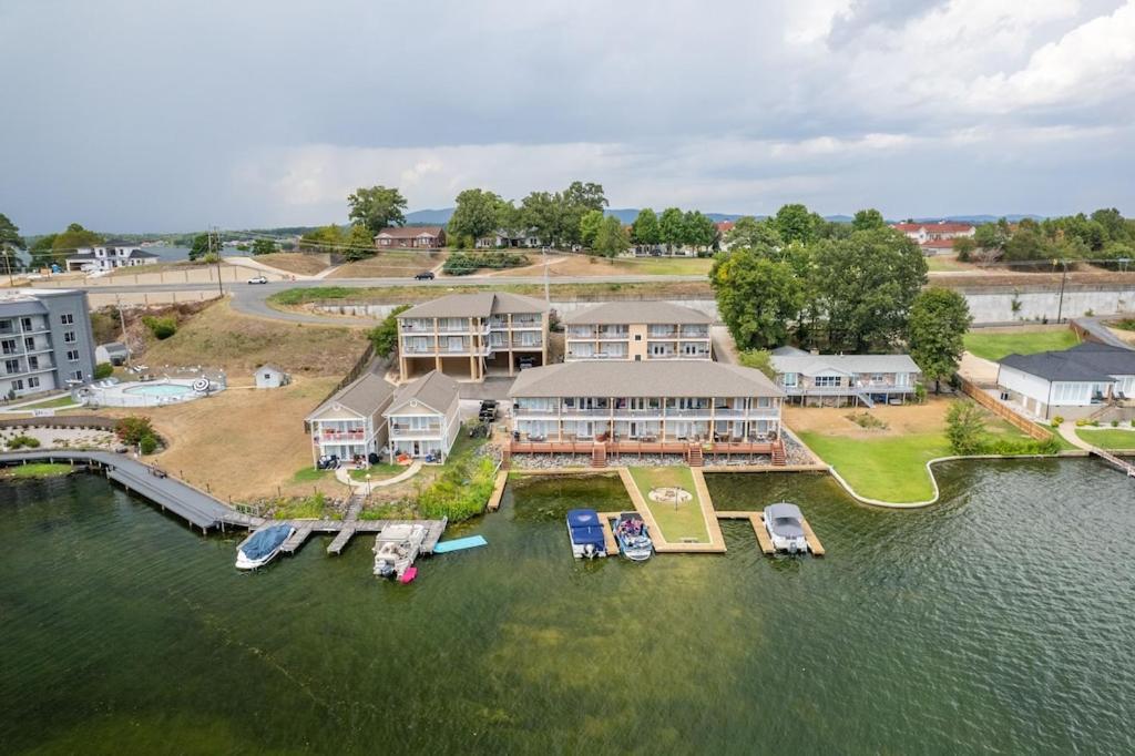Views!! Luxury Condo W/Gourmet Kitchen, Breathtaking Views Lake Hamilton Экстерьер фото